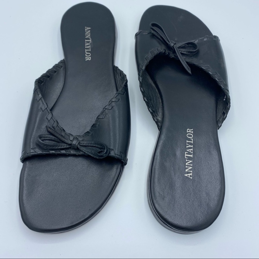 Ann Taylor || Slip-On All Leather Sandals with Exposed Toe; with Bow; Size 8M - Picture 6 of 10